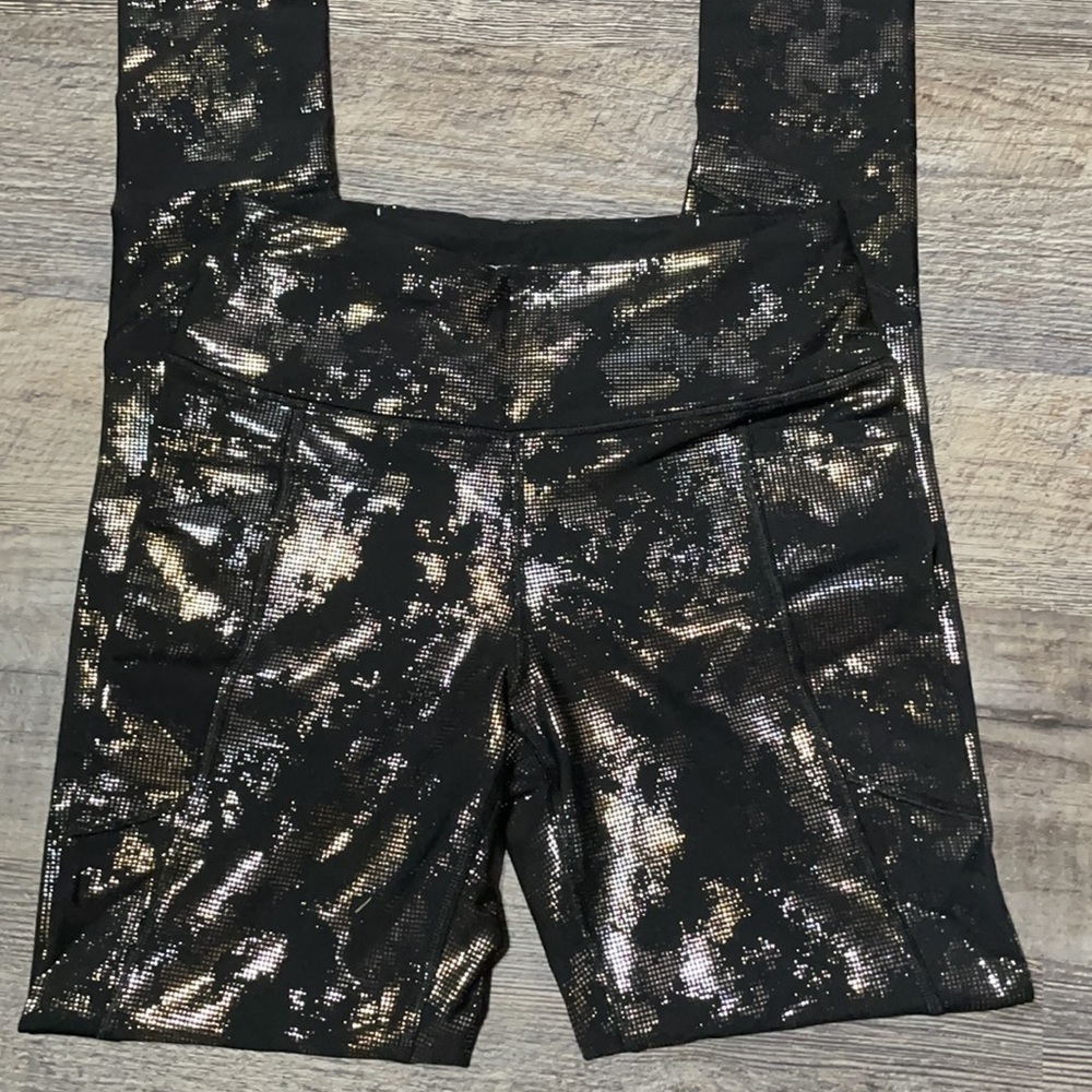 Victoria Secrets knockout leggings - Picture 2 of 4